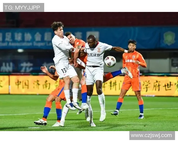 中超焦点战长春亚泰迎战山东泰山球队实力对决引发球迷热议