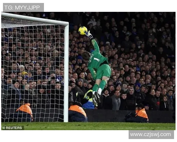 诺伊尔遭遇重伤赛季报销拜仁迅速求助德赫亚救急